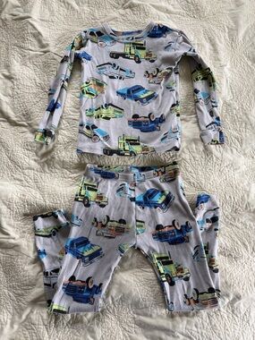 GAP Gray Pajama Set with Blue and Green Cars